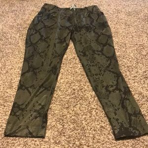 Jet Crop Pants